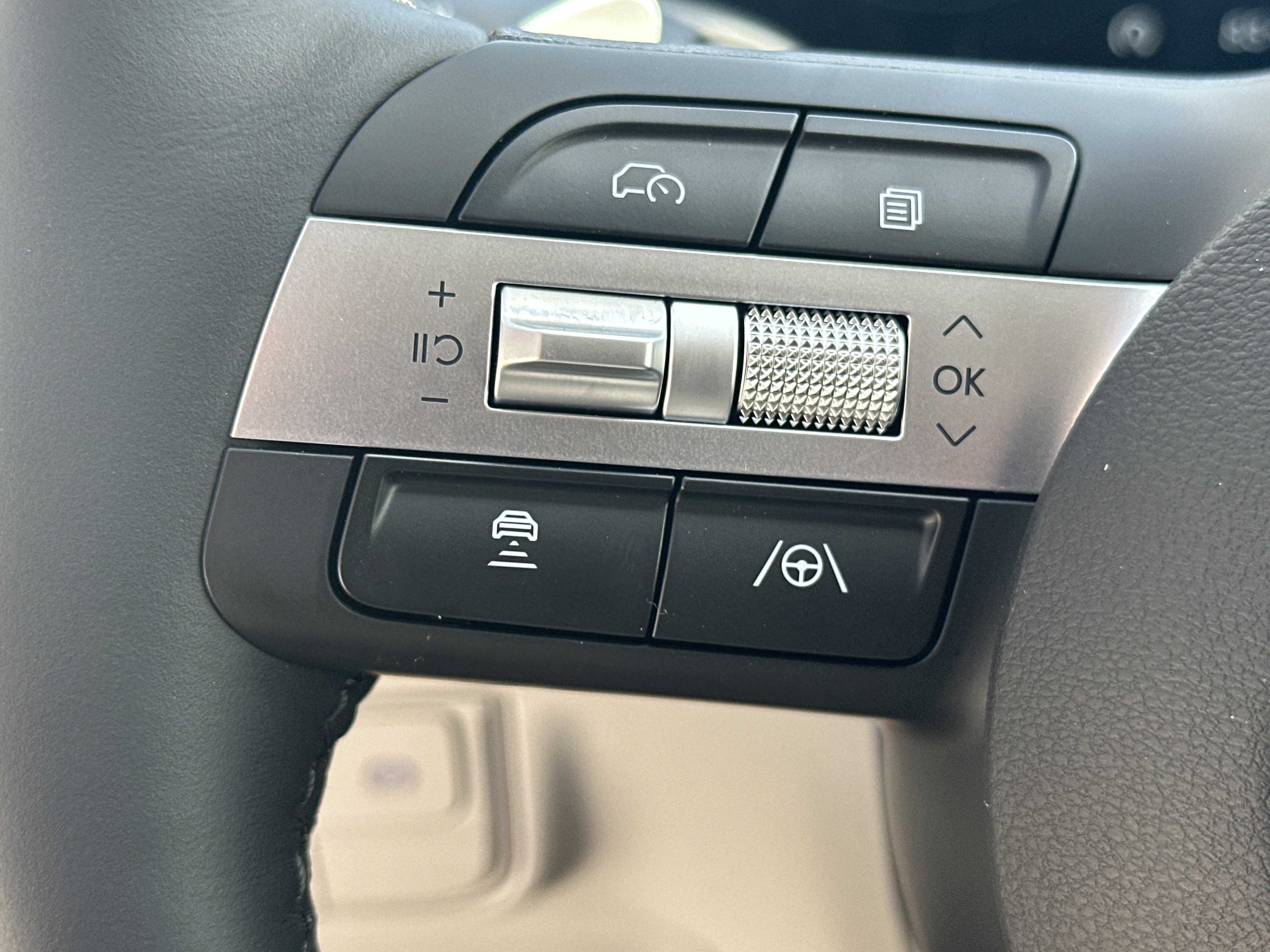 New 2026 Hyundai Tucson Limited FWD image 24