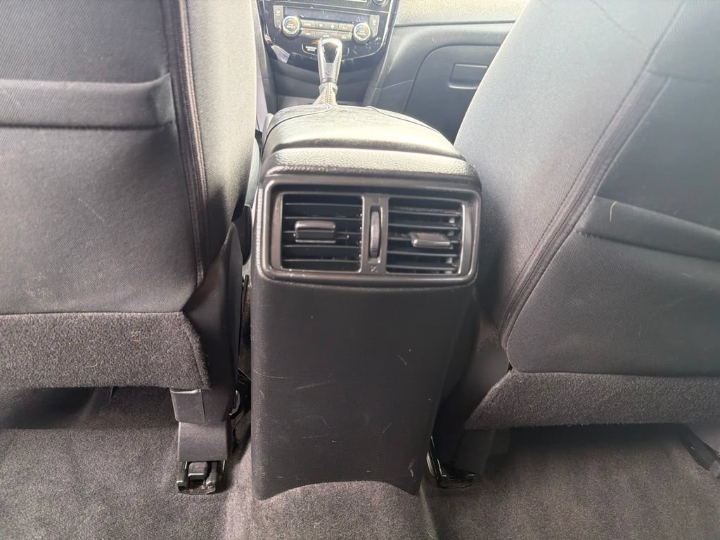 Used 2018 Nissan Rogue SV FWD image 26