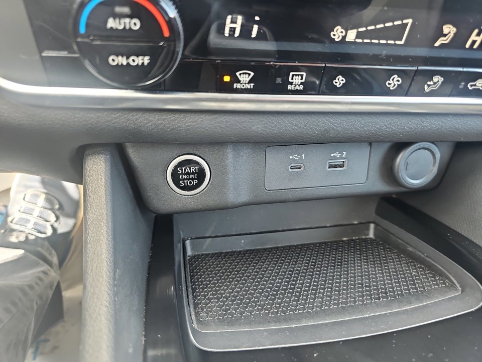 Used 2023 Nissan Rogue SV image 24