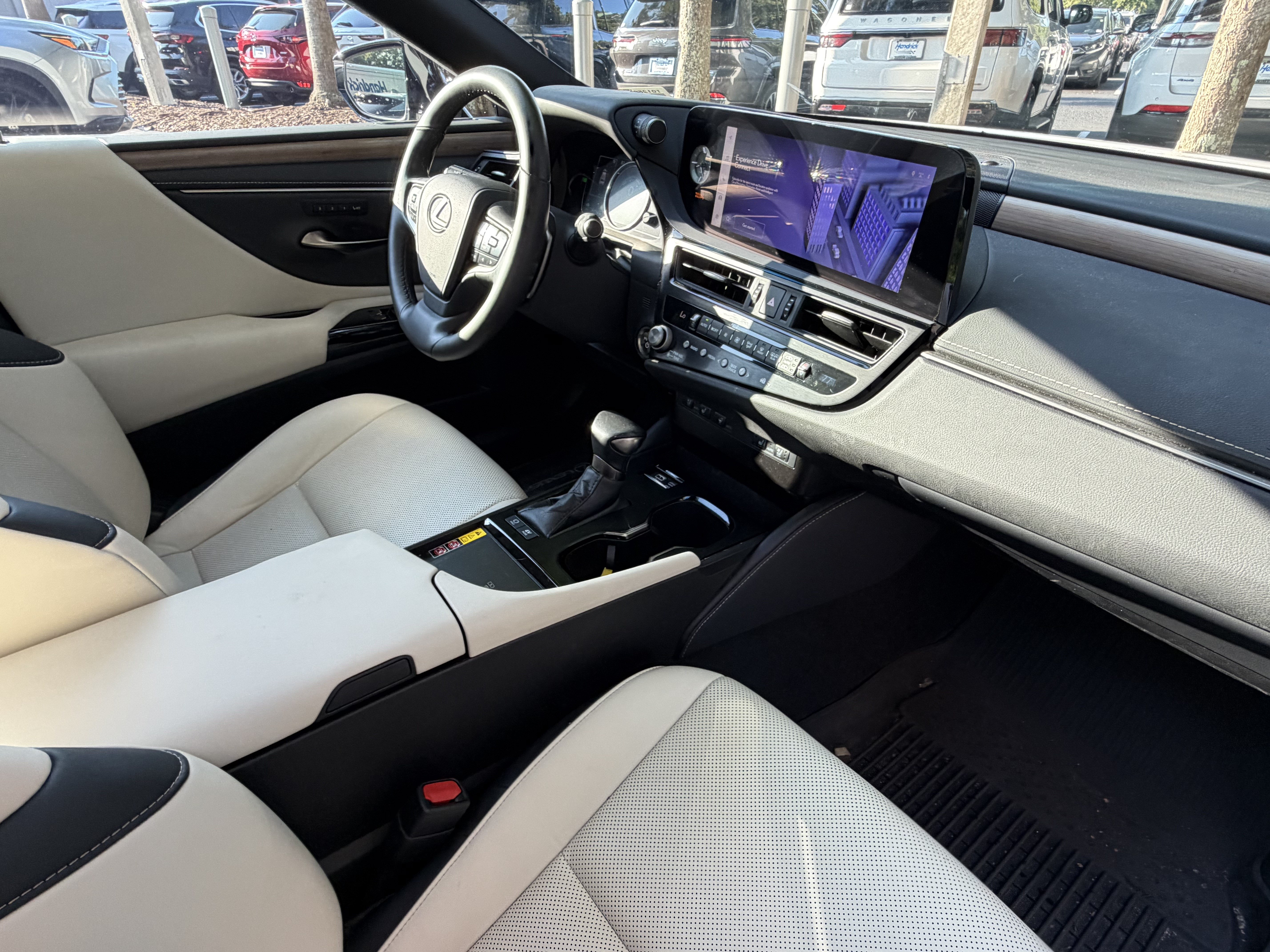 Used 2023 Lexus ES 300h w/ Premium Package FWD image 46