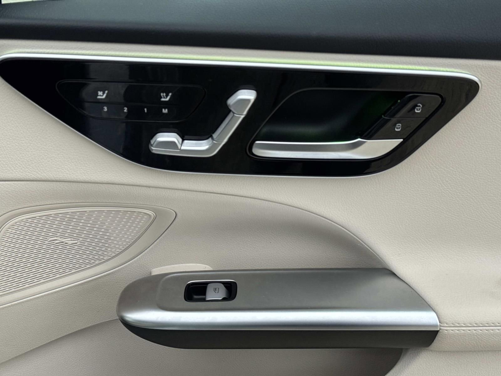 Used 2025 Mercedes-Benz C 300 Sedan image 15