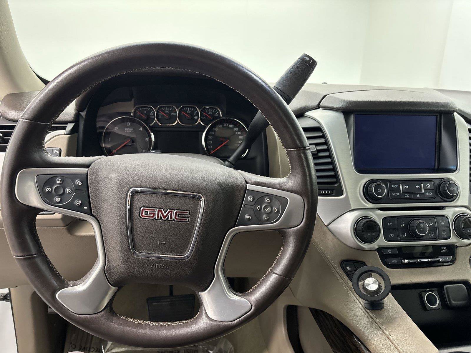 Used 2016 GMC Yukon SLT w/ Open Road Package AWD/4WD image 10