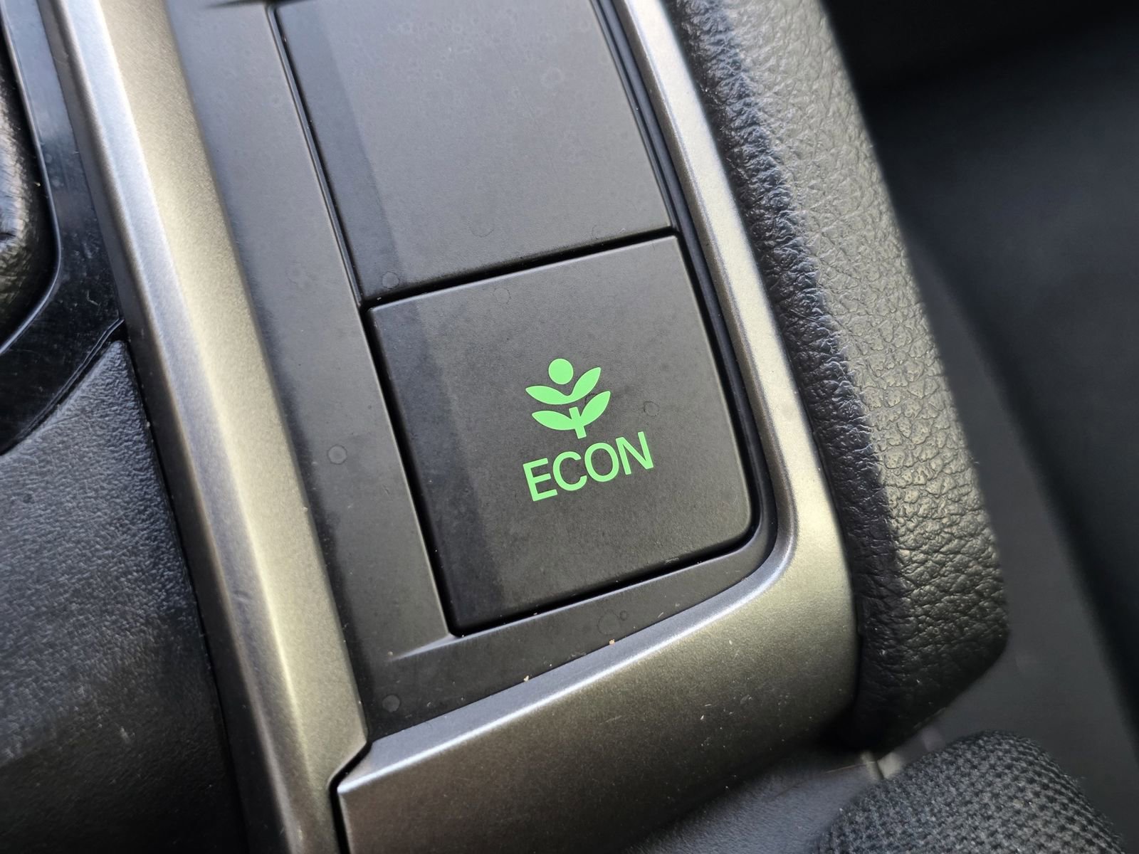 Used 2018 Honda Civic Sport image 24