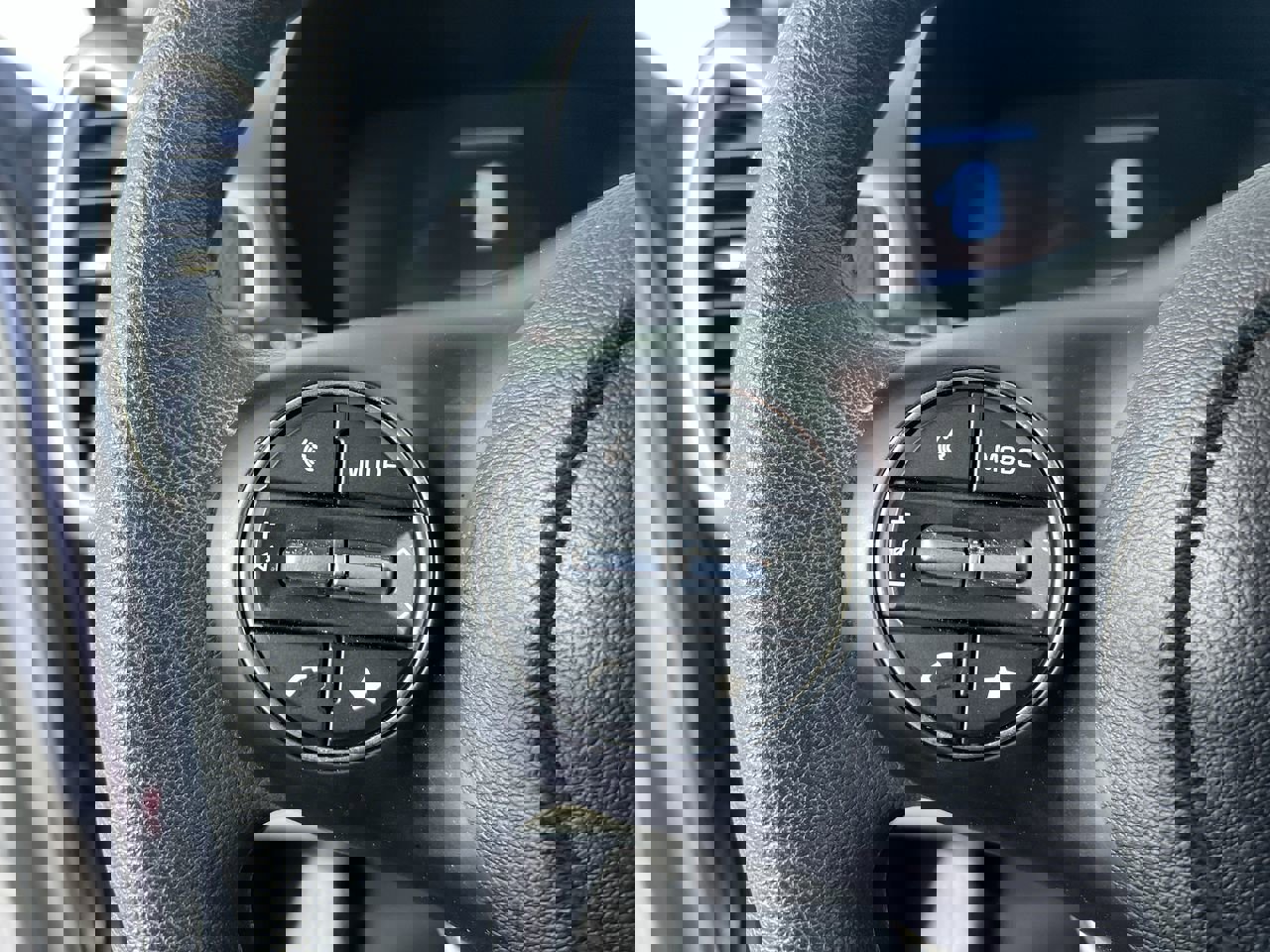 Certified 2025 Kia Soul LX w/ LX Technology Package FWD image 17