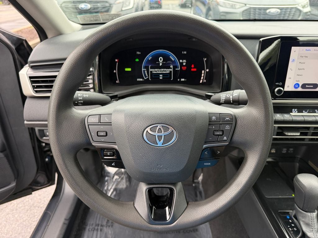Used 2025 Toyota Camry LE FWD image 14