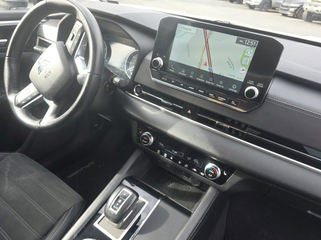 Used 2022 Mitsubishi Outlander SE image 11