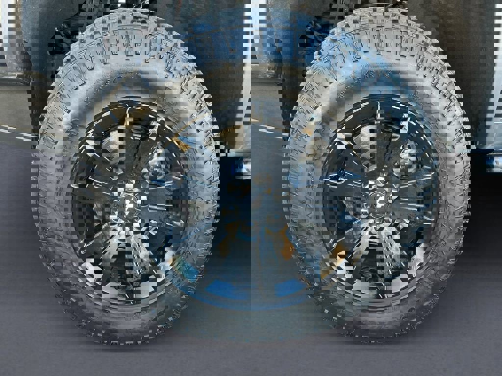 Used 2022 Chevrolet Colorado ZR2 w/ ZR2 Midnight Special Edition image 9