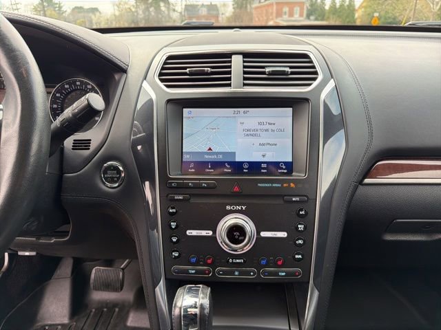 Used 2019 Ford Explorer Platinum image 18