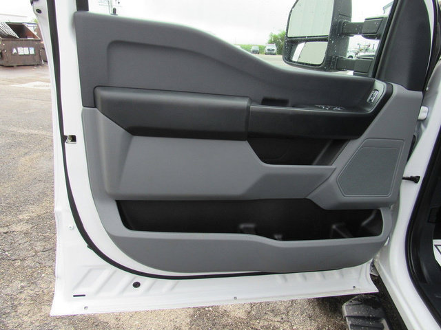 Used 2025 Ford F600 4x4 Regular Cab Super Duty w/ XL Chrome Package image 27