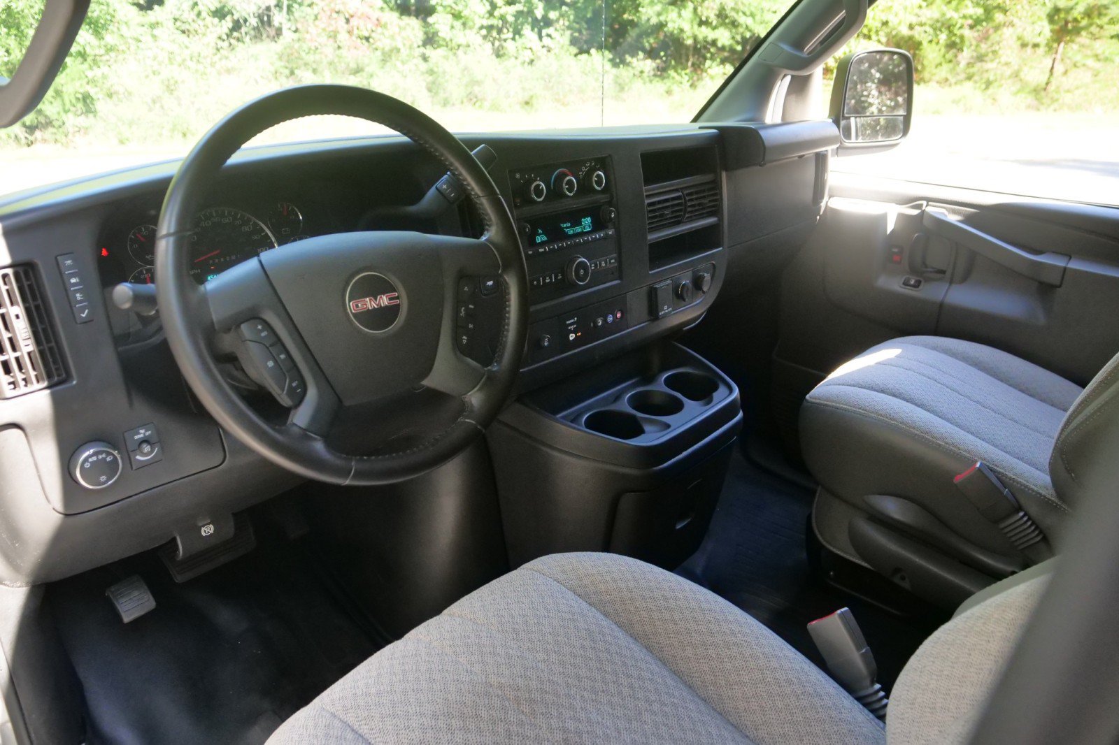 Used 2022 GMC Savana 2500 w/ Communications Package RWD image 2