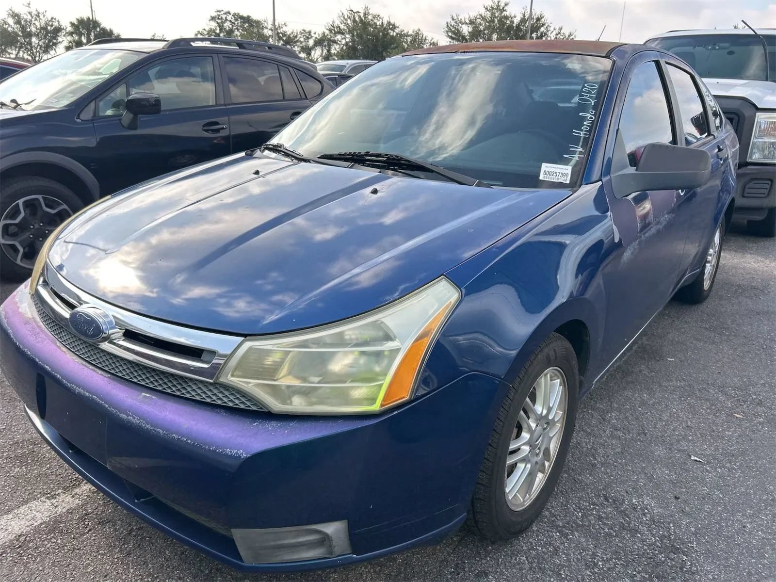Used 2009 Ford Focus SE FWD image 1