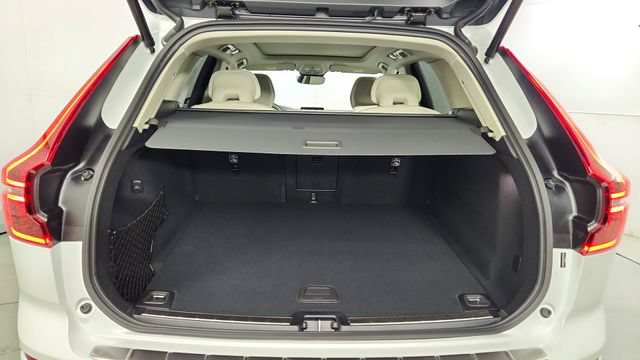 New 2027 Volvo XC60 B5 Ultra AWD/4WD image 40