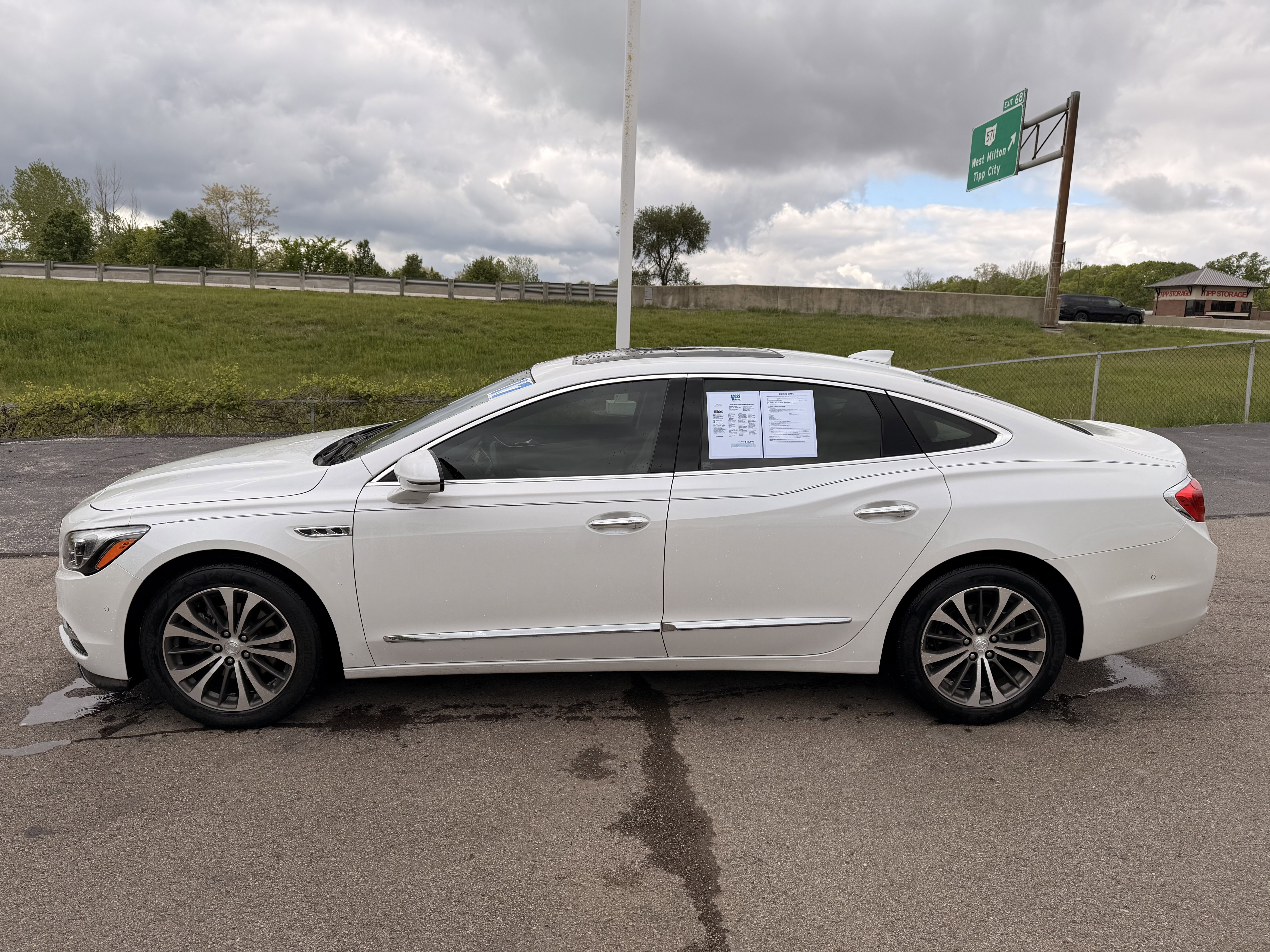Used 2017 Buick LaCrosse Premium w/ Driver Confidence Package #2 FWD image 6