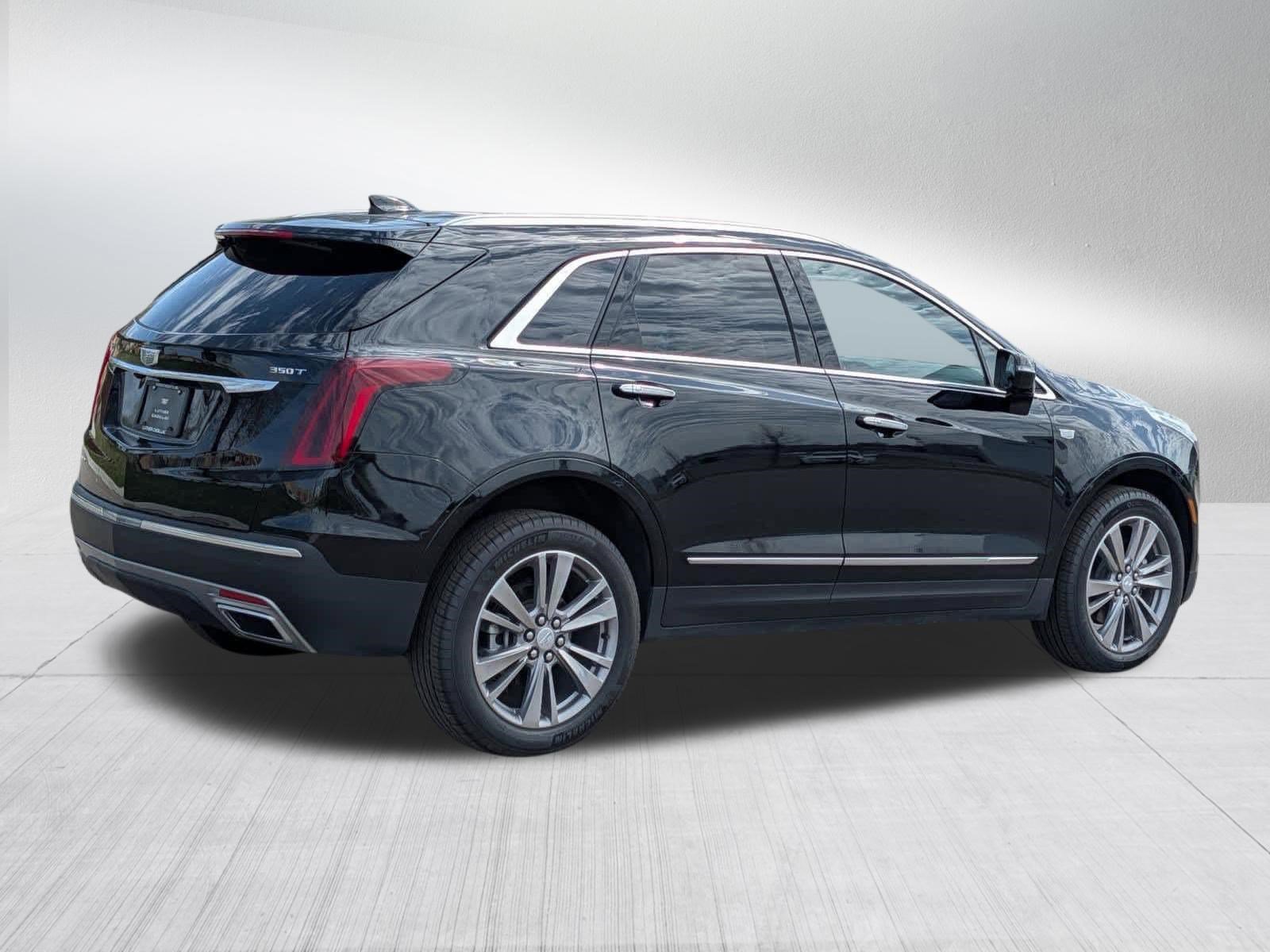 Used 2025 Cadillac XT5 Premium Luxury w/ LPO, Floor Liner Package AWD/4WD image 6