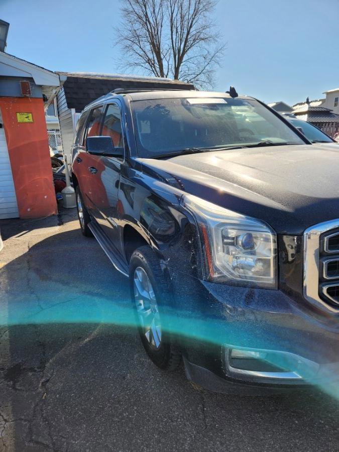 Used 2017 GMC Yukon SLE w/ SLE Value Package image 3