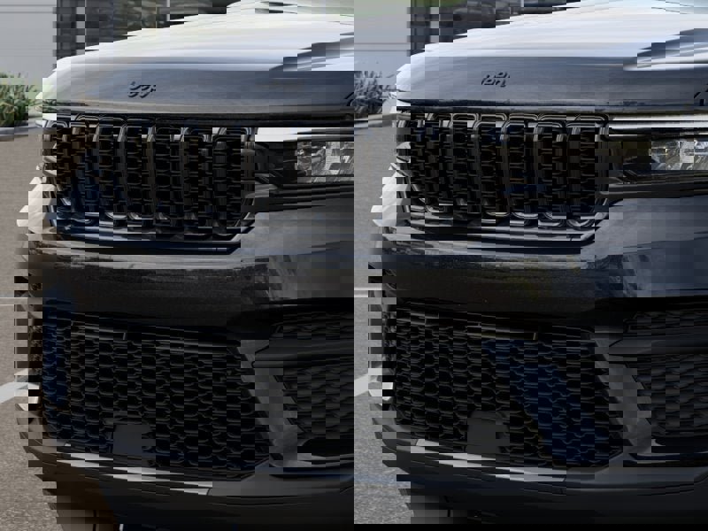 New 2025 Jeep Grand Cherokee Laredo image 12