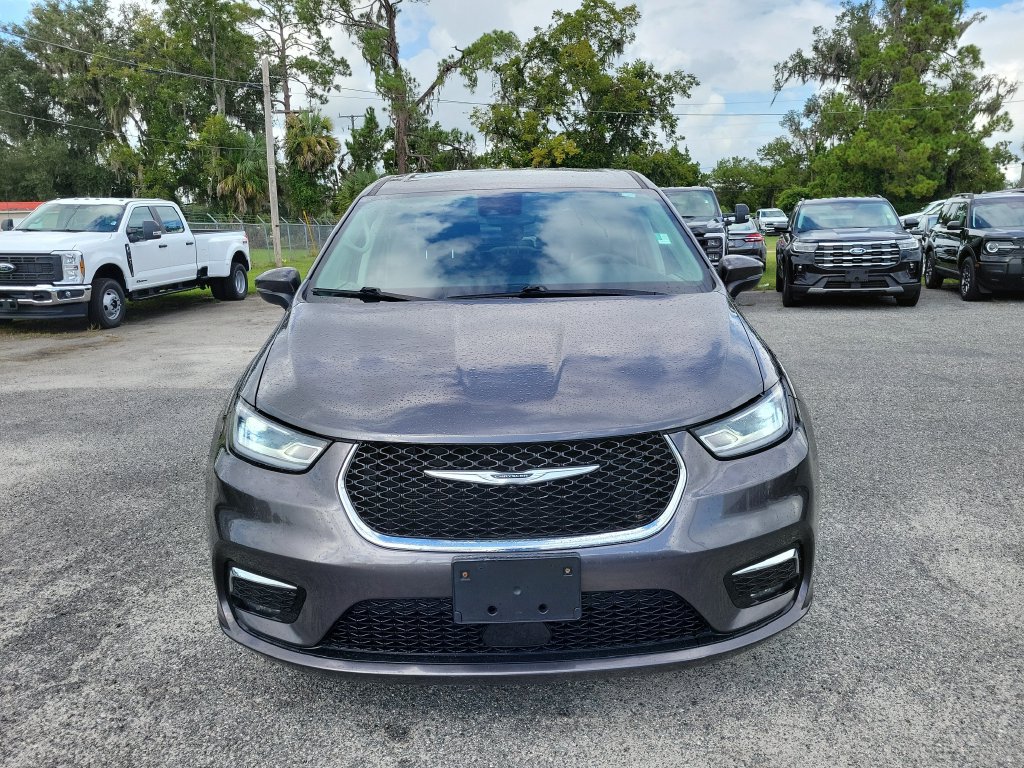 Used 2023 Chrysler Pacifica Touring-L FWD image 6