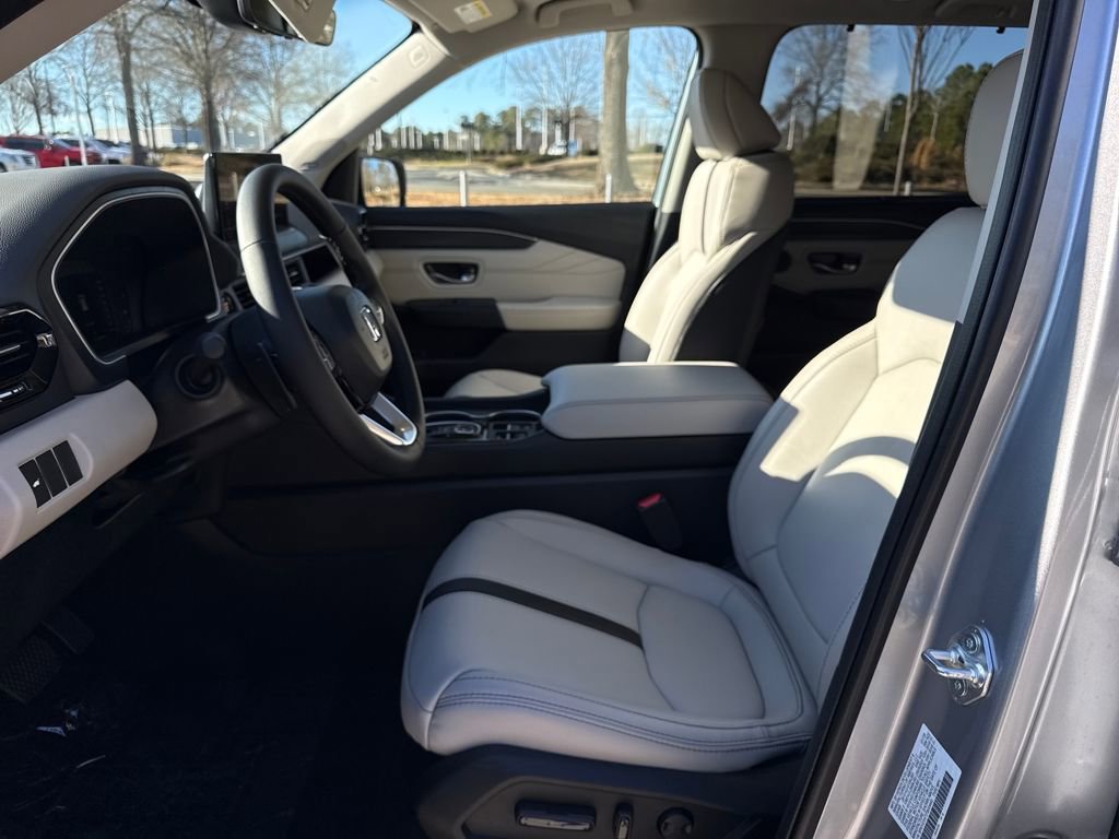 New 2026 Honda Pilot Touring image 11