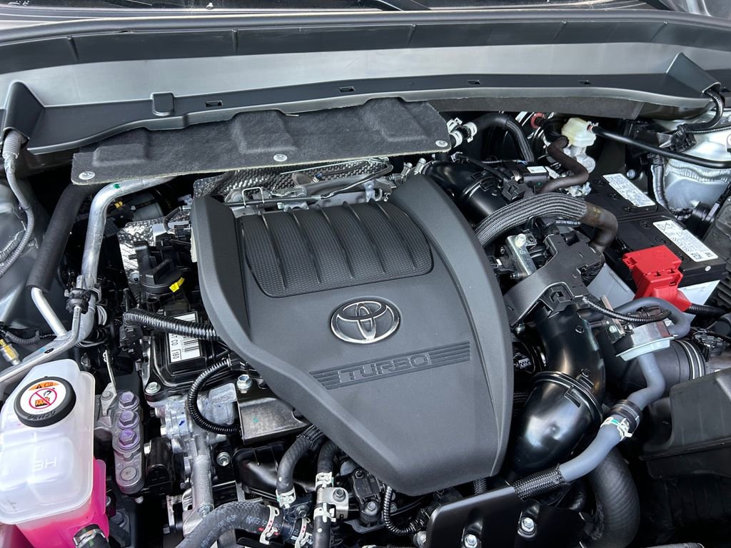 Used 2025 Toyota Grand Highlander AWD image 31