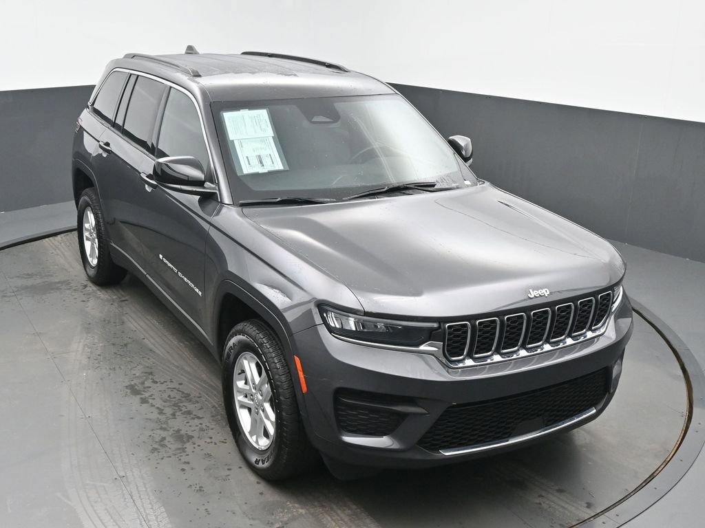 Used 2024 Jeep Grand Cherokee Laredo image 45