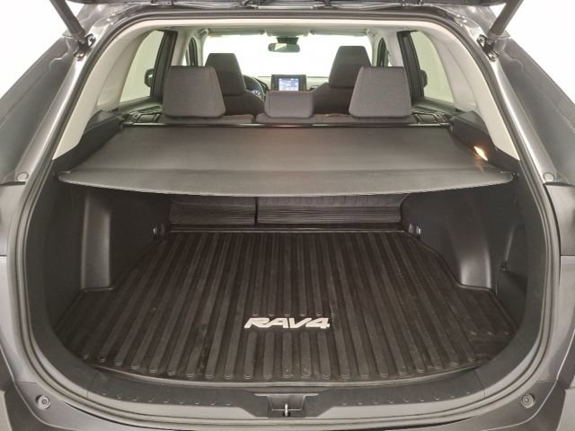 Used 2021 Toyota RAV4 XLE w/ Convenience Package image 46