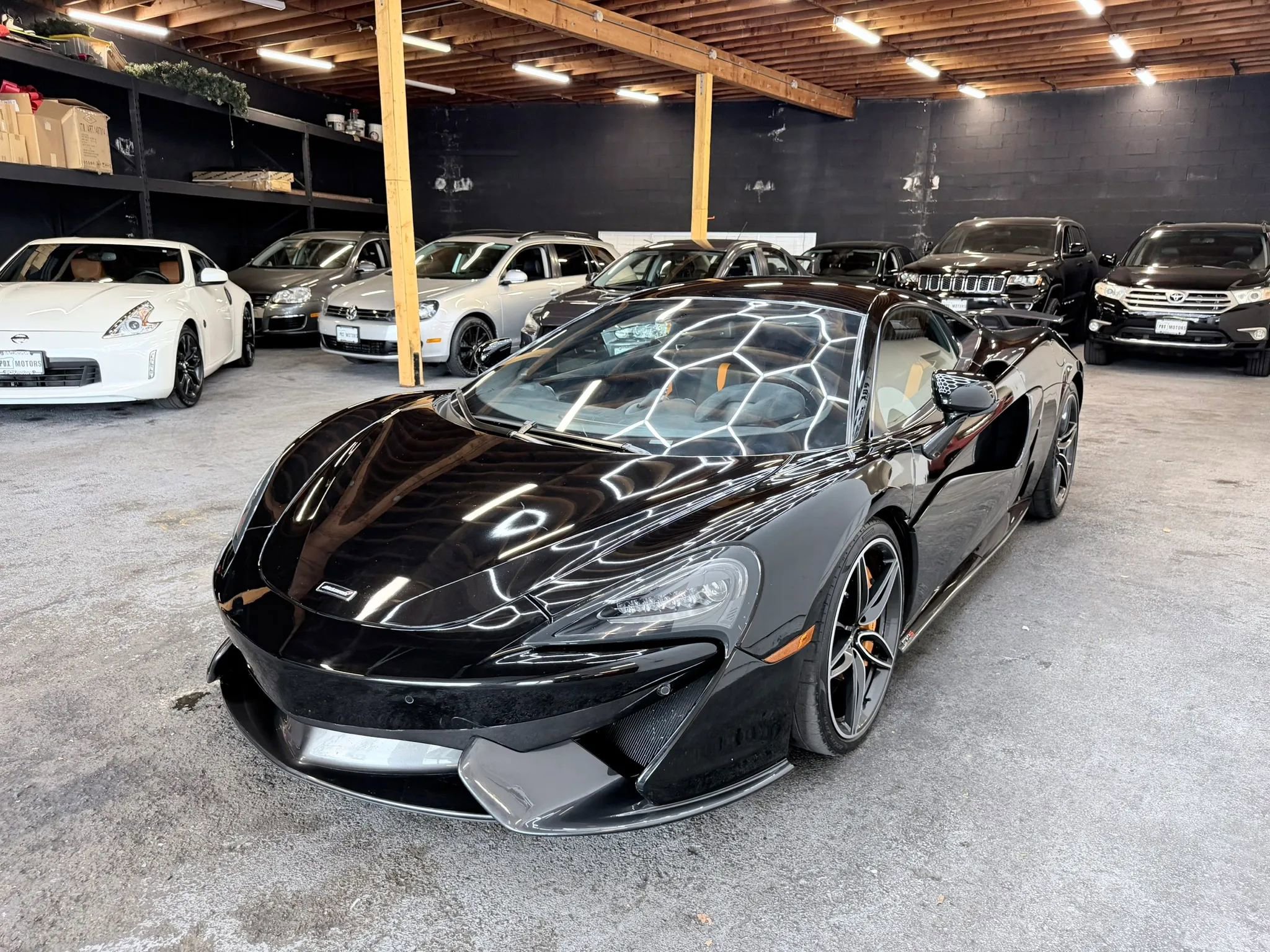 Used 2017 McLaren 570S Coupe RWD image 5