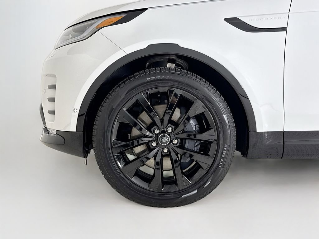 Used 2026 Land Rover Discovery Limited Edition image 27