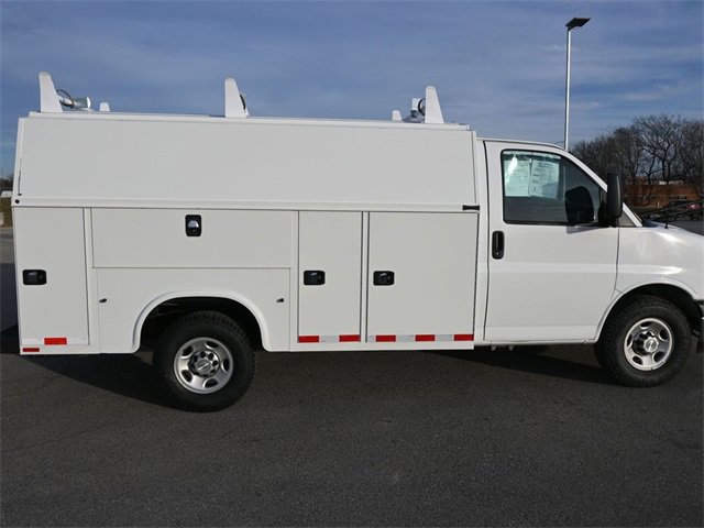 Used 2021 Chevrolet Express 3500 w/ Power Convenience Package image 12