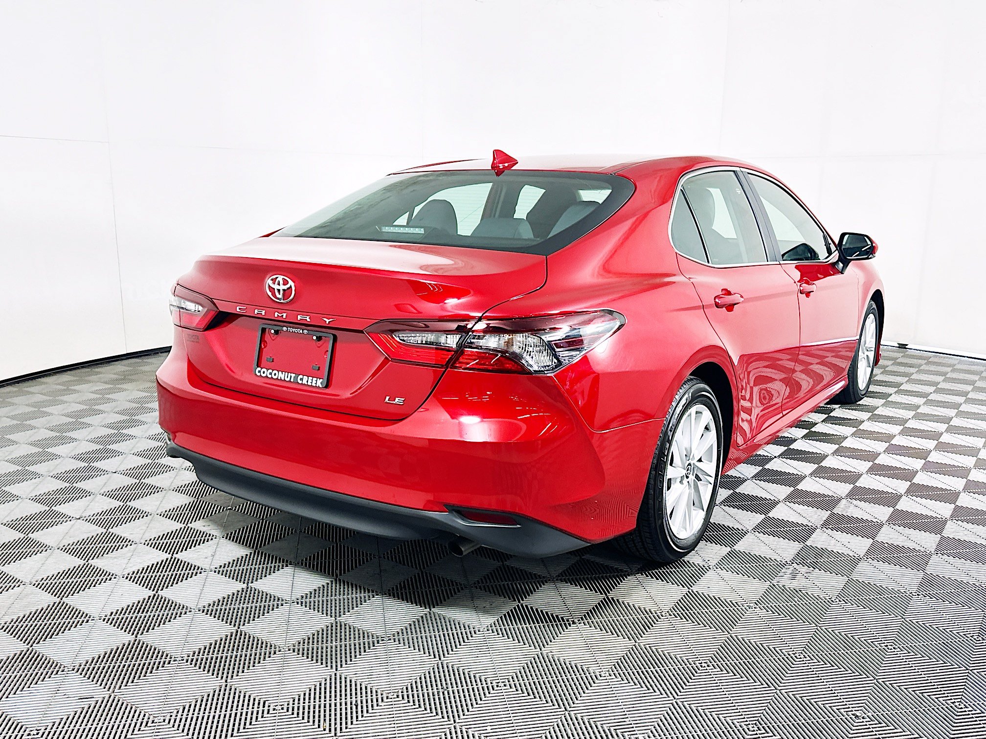 Used 2024 Toyota Camry LE w/ Convenience Package FWD image 3
