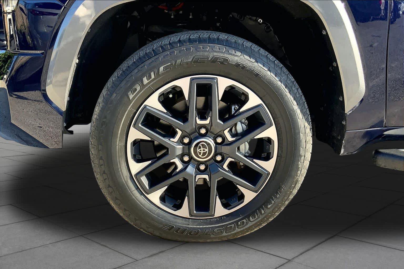 Used 2023 Toyota Tundra Limited AWD/4WD image 11