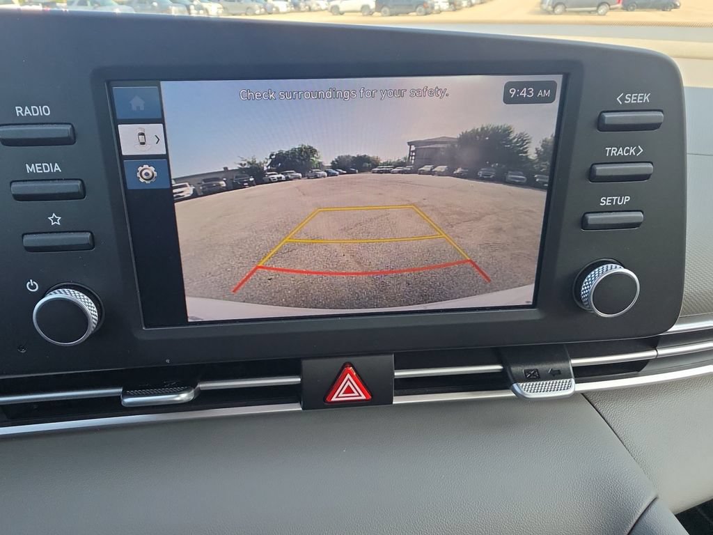 Certified 2024 Hyundai Elantra SE FWD image 21