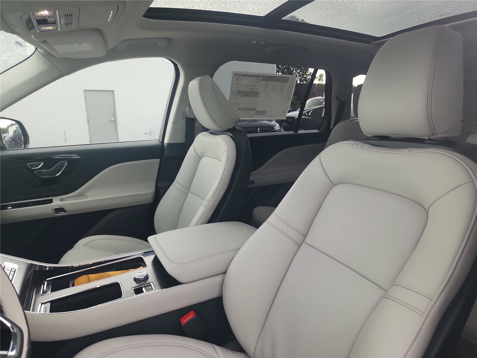 New 2026 Lincoln Aviator 2WD image 15
