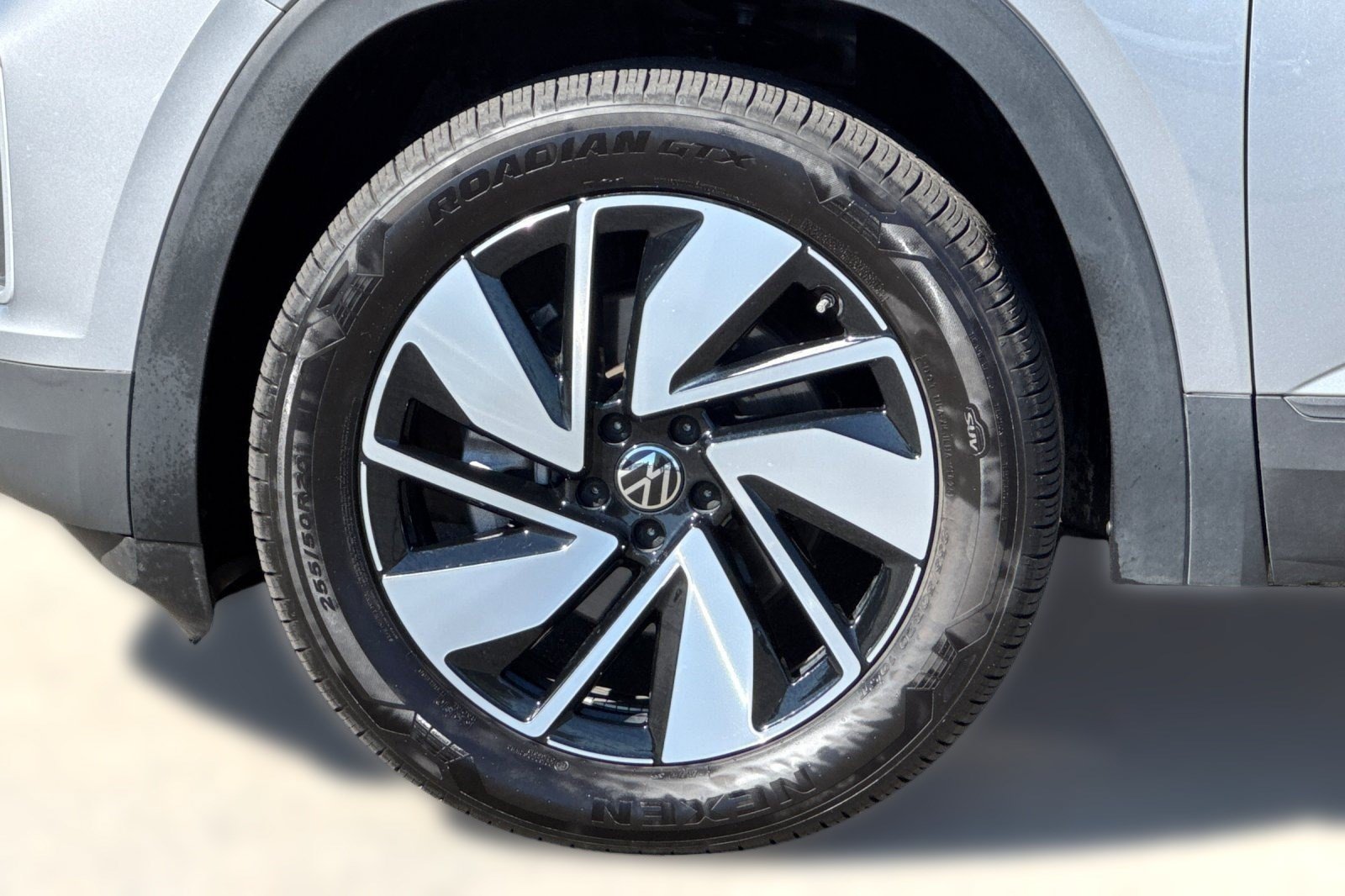 Used 2026 Volkswagen Atlas SE AWD/4WD image 13