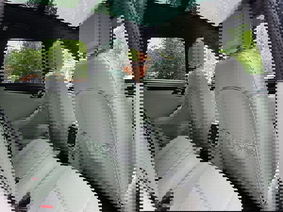 Used 2023 Porsche Macan image 19