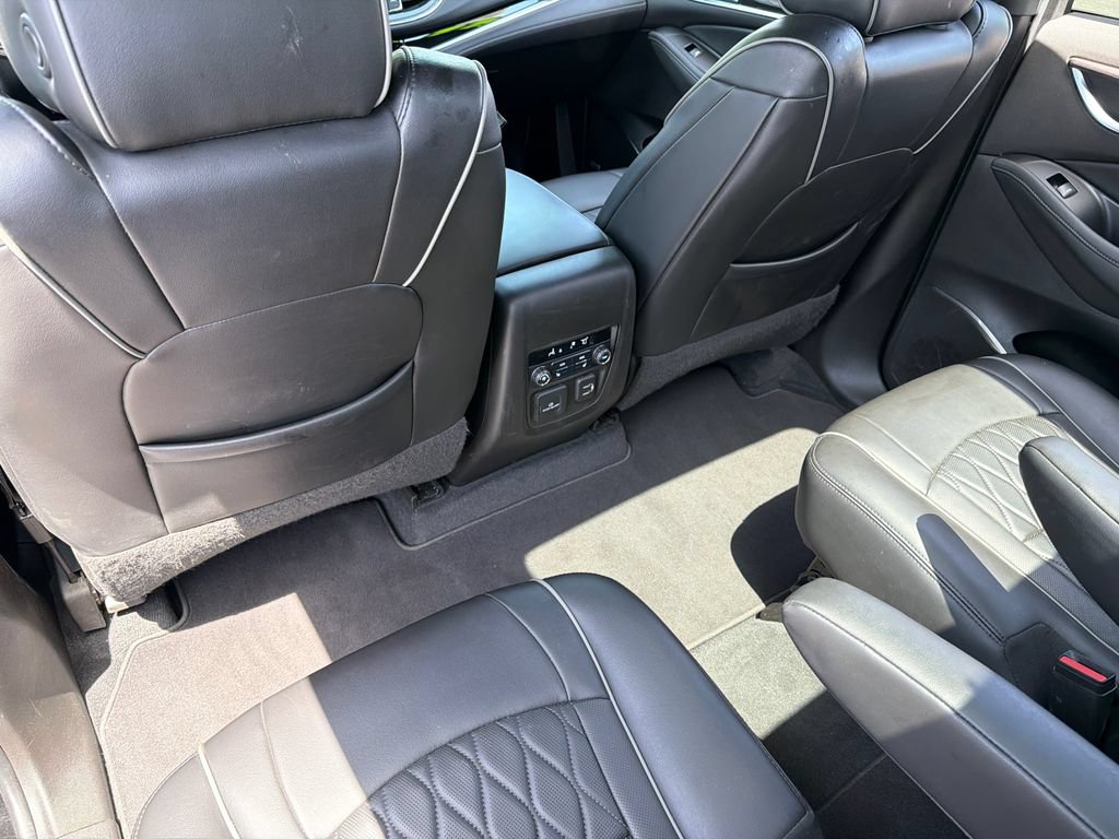 Used 2022 Buick Enclave Avenir w/ Avenir Technology Package AWD/4WD image 15