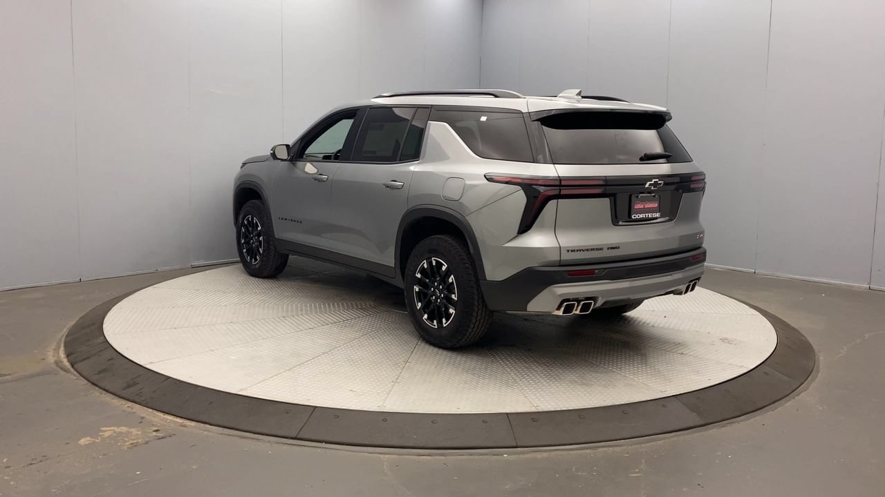 Used 2025 Chevrolet Traverse Z71 w/ Driver Confidence Package AWD/4WD image 3
