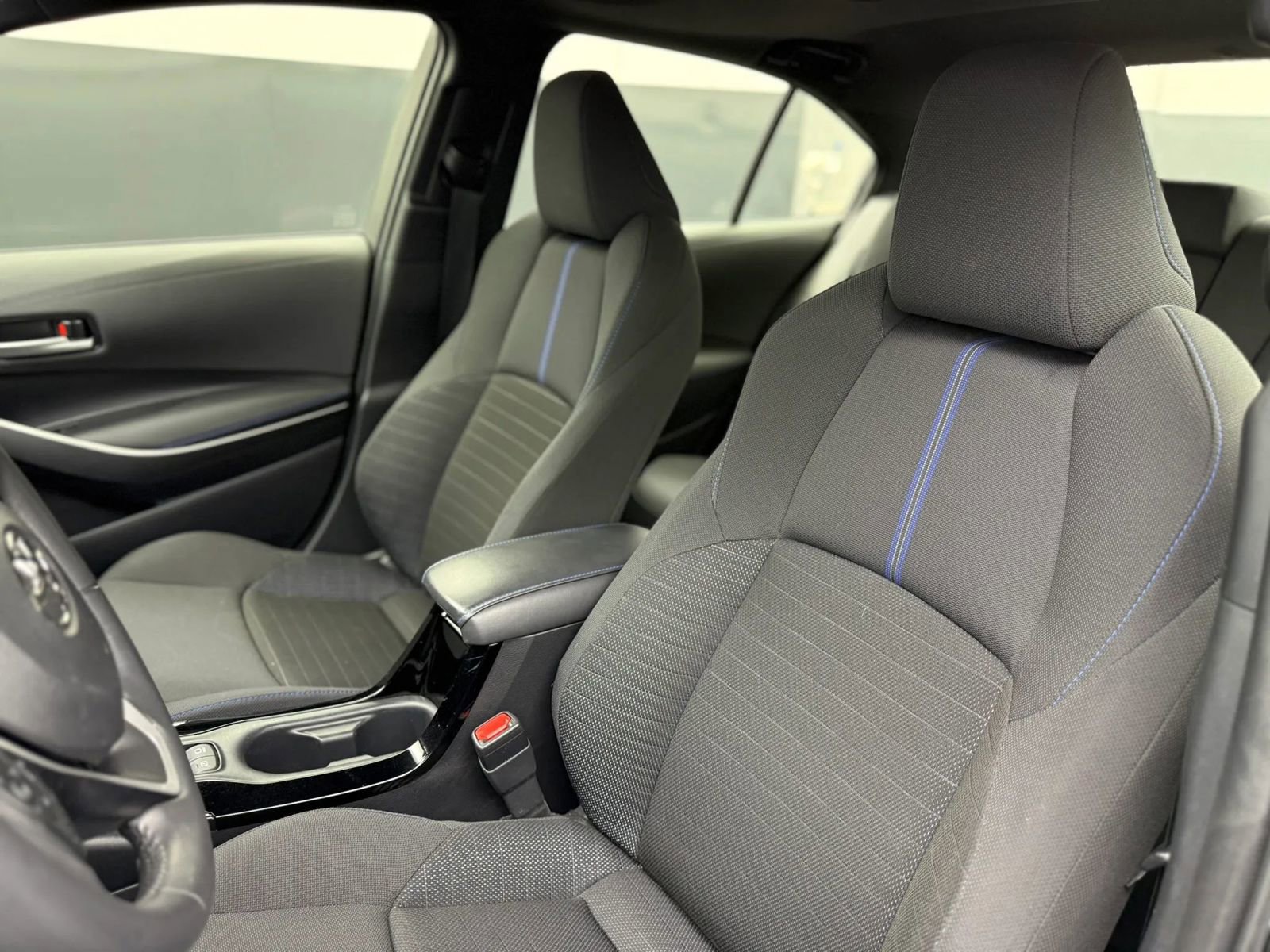 Used 2021 Toyota Corolla SE w/ SE Premium Package FWD image 14