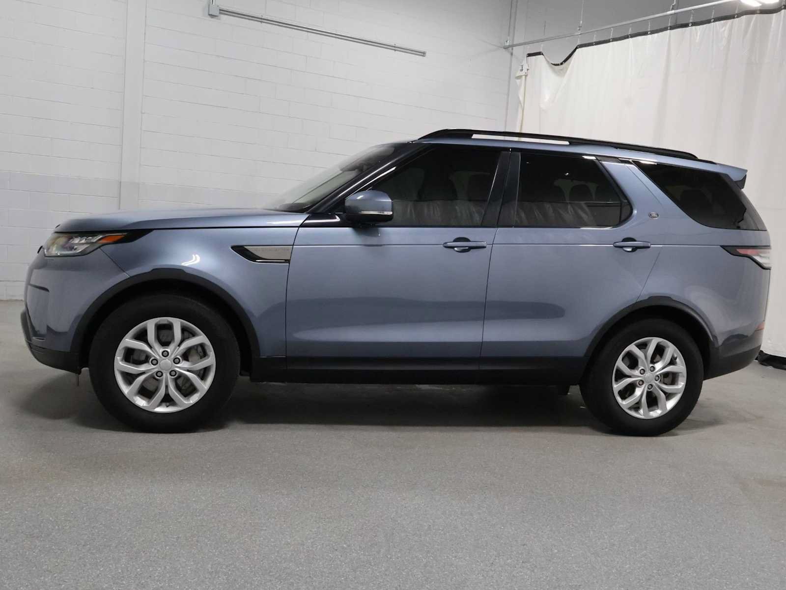 Used 2020 Land Rover Discovery SE AWD/4WD image 2