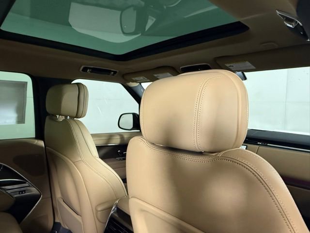 New 2025 Land Rover Range Rover SE image 28
