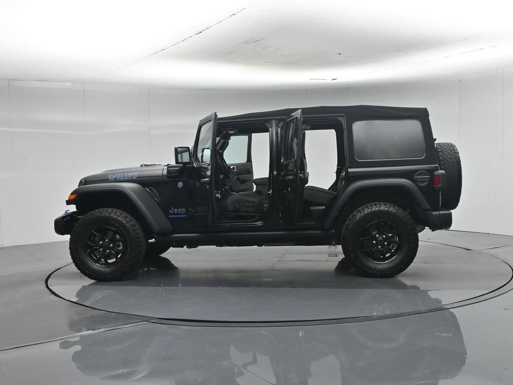 Used 2024 Jeep Wrangler Unlimited AWD/4WD image 37