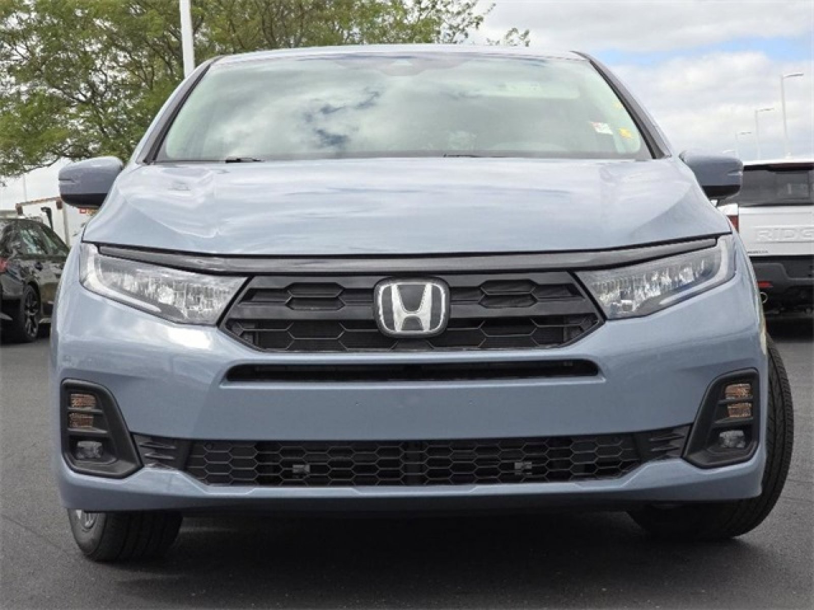 New 2026 Honda Odyssey Touring image 4