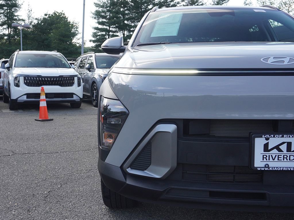 Used 2025 Hyundai Kona SEL AWD/4WD image 11