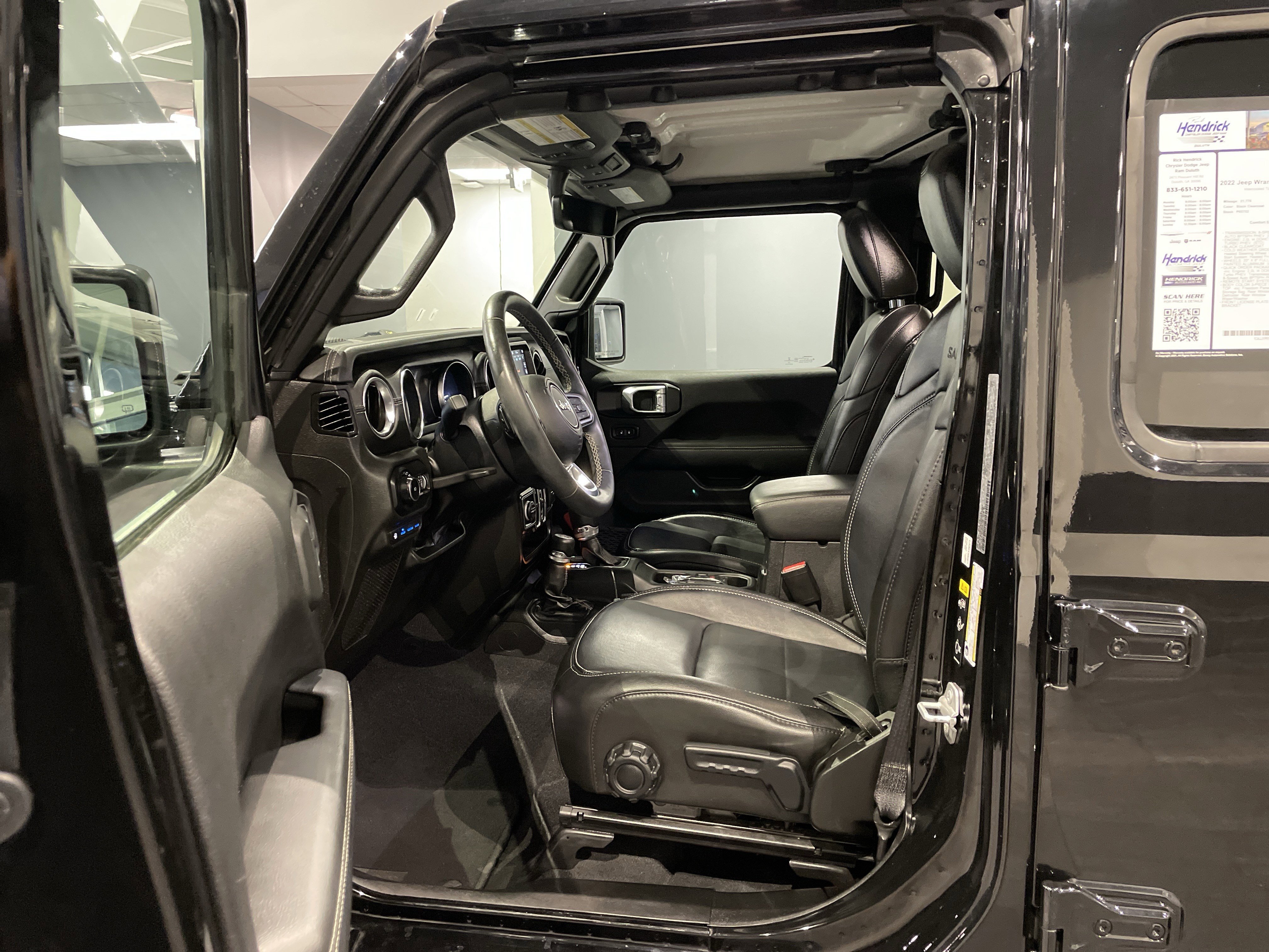 Used 2022 Jeep Wrangler Unlimited Sahara w/ Cold Weather Group image 16