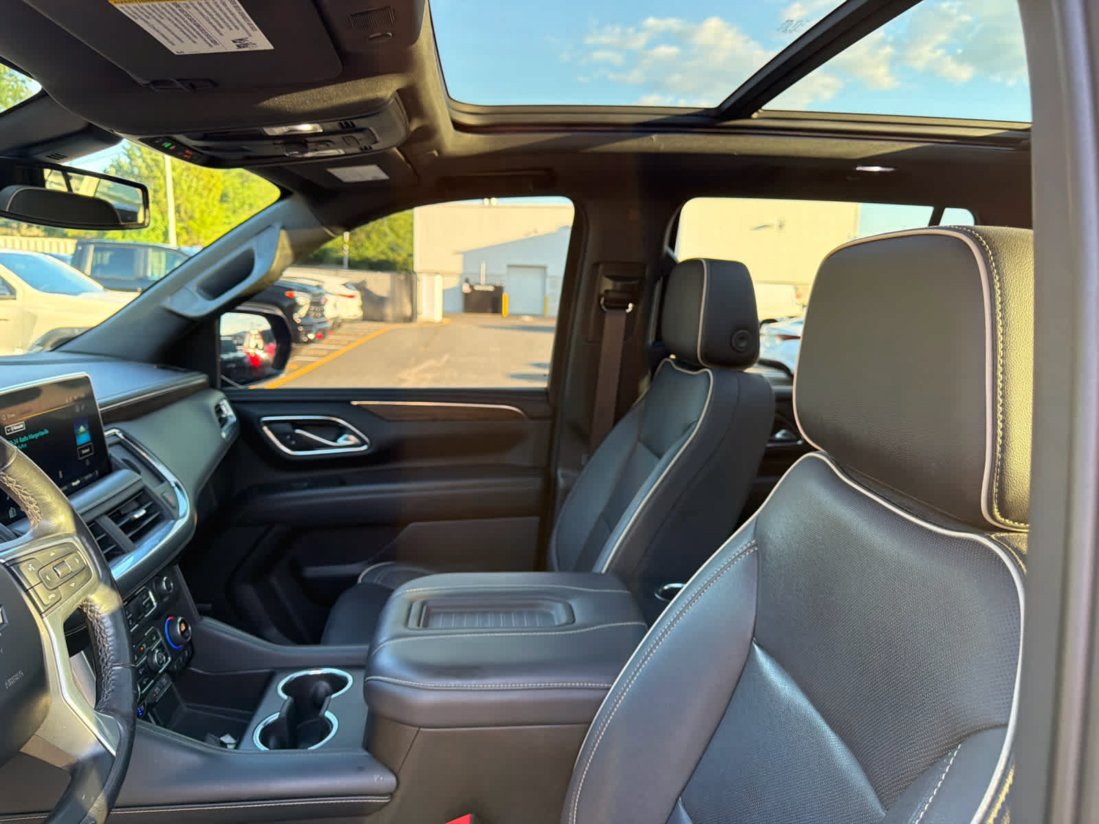 Certified 2022 Chevrolet Tahoe Premier AWD/4WD image 7