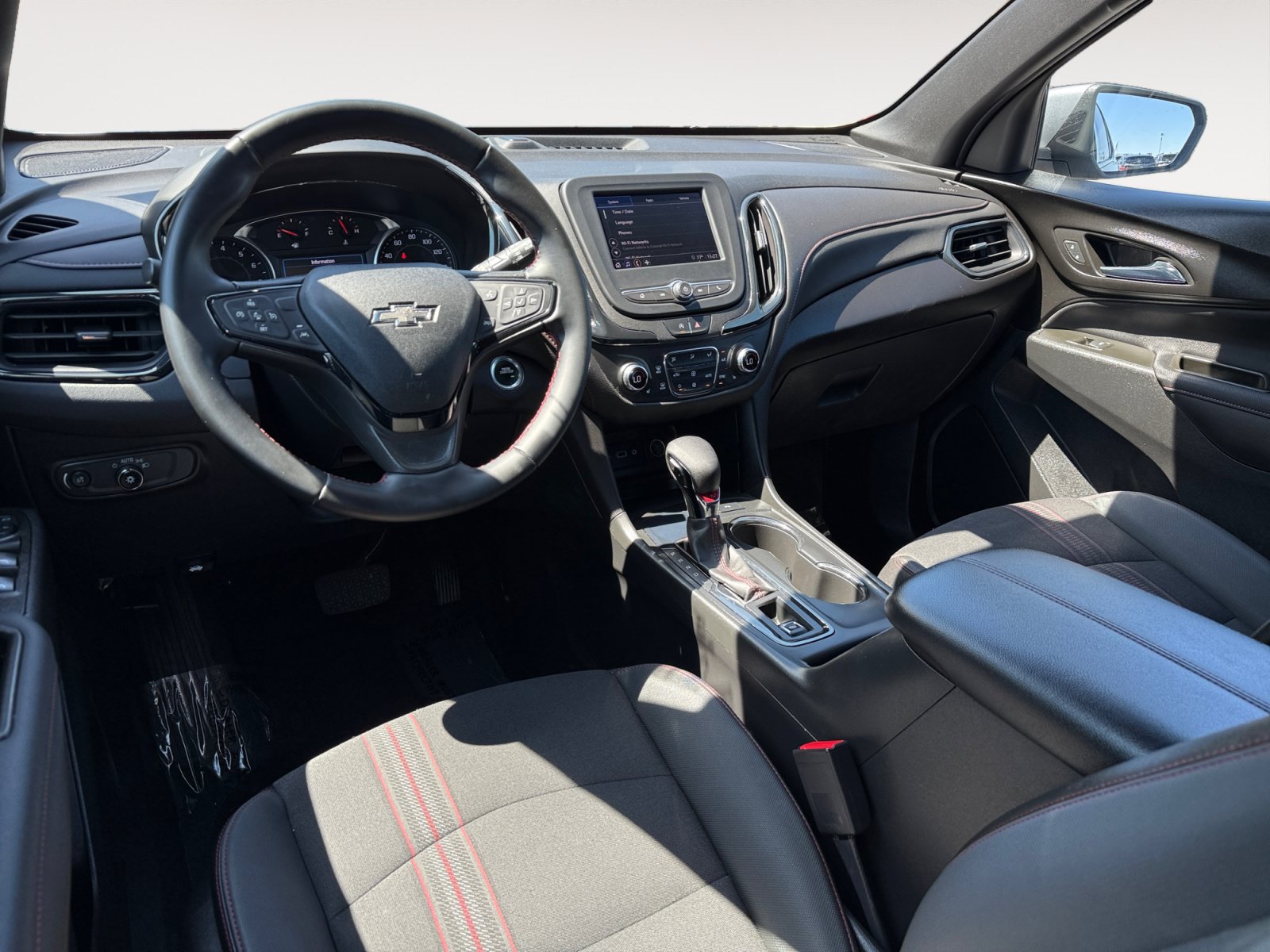 Used 2023 Chevrolet Equinox RS FWD image 15