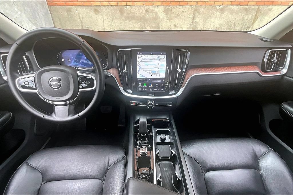 Certified 2025 Volvo V60 B5 Cross Country Plus AWD/4WD image 20