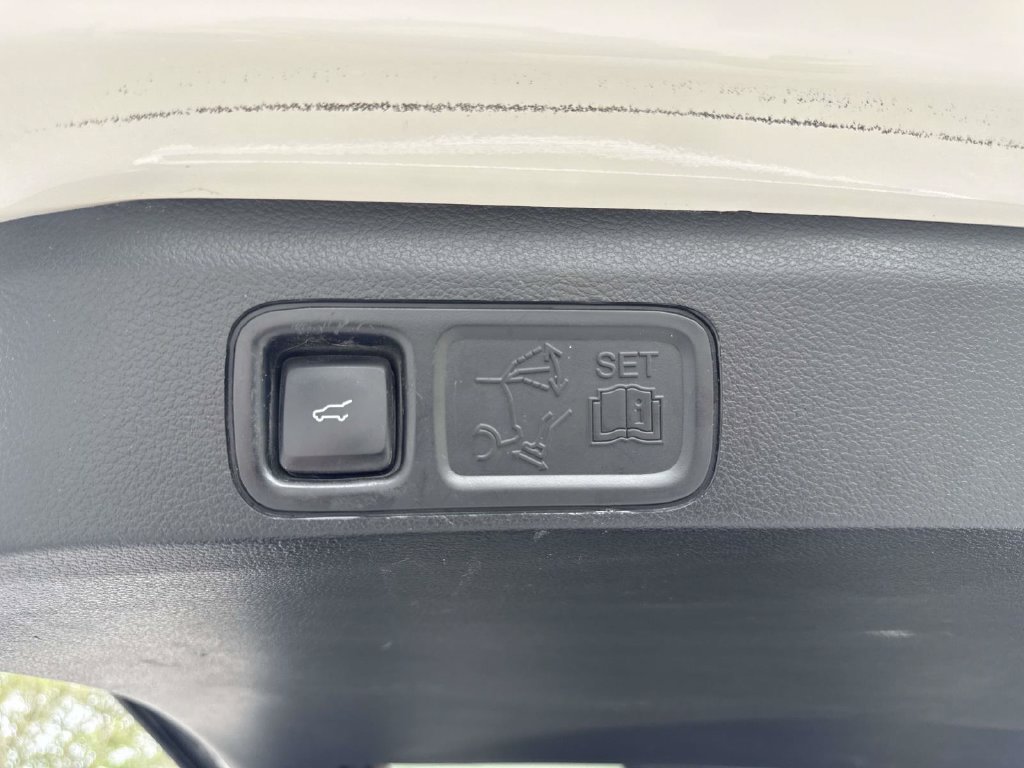 Used 2021 Ford Expedition Platinum AWD/4WD image 13
