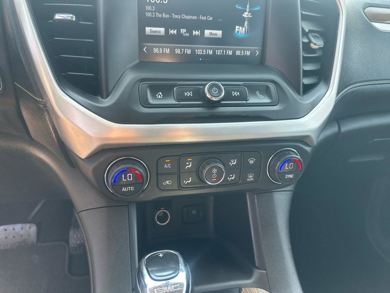 Used 2017 GMC Acadia SLE FWD image 14