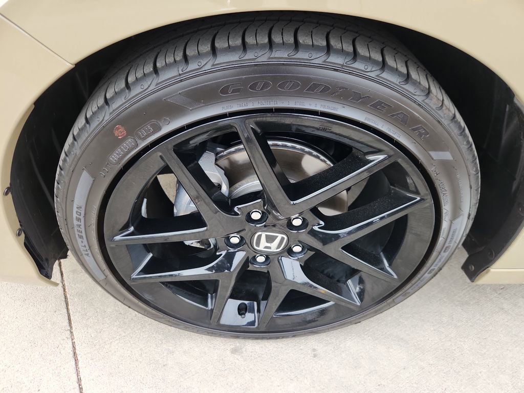 Used 2025 Honda Civic Sport image 17