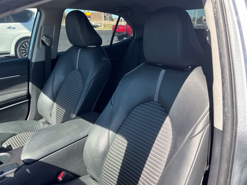 Used 2023 Toyota Camry SE FWD image 6